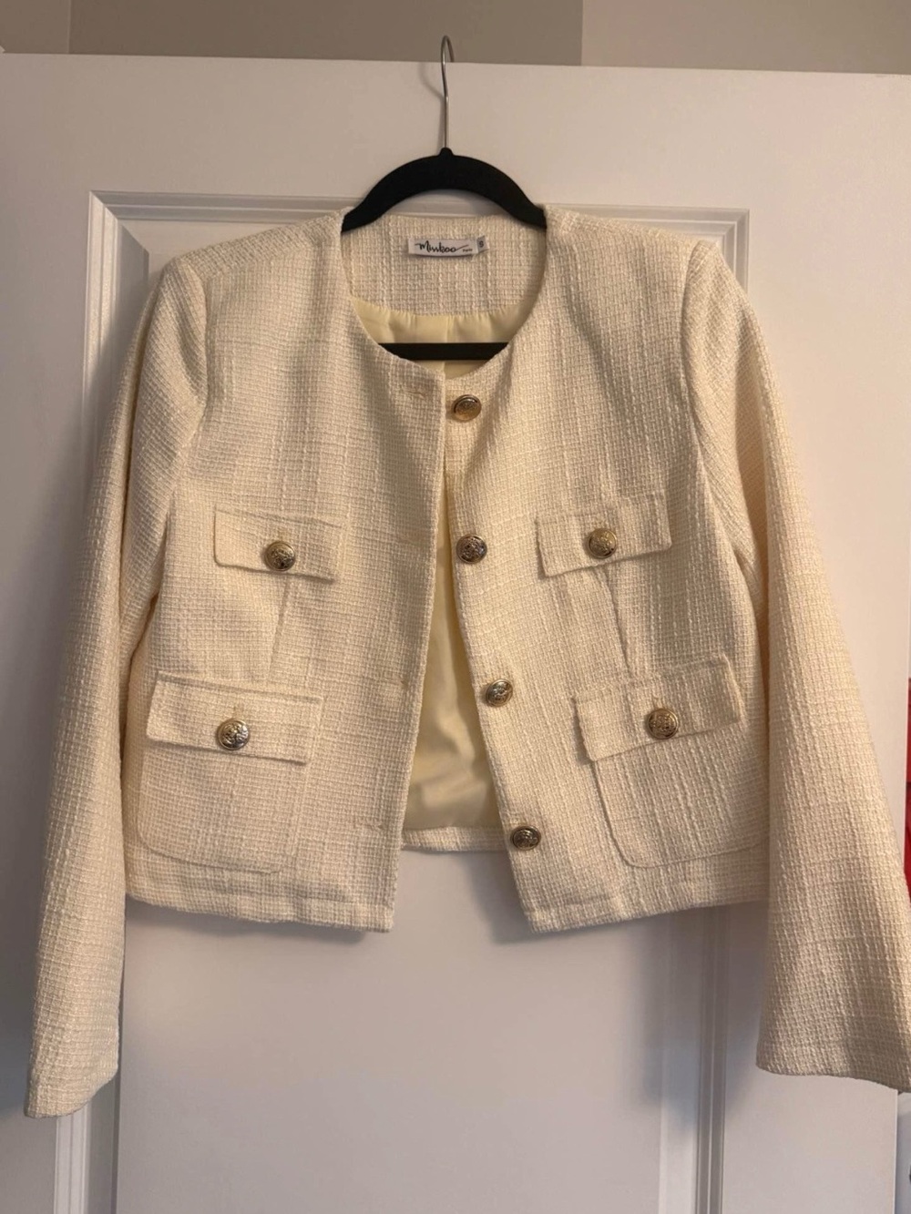 Cream Tweed Chic Jacket with Gold Buttons
